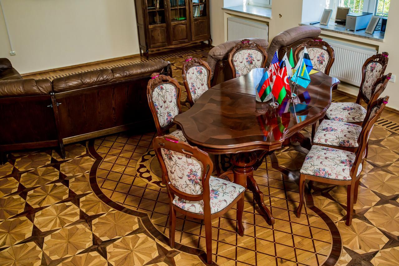 Centrum Hotel&Hostel Баку Екстер'єр фото