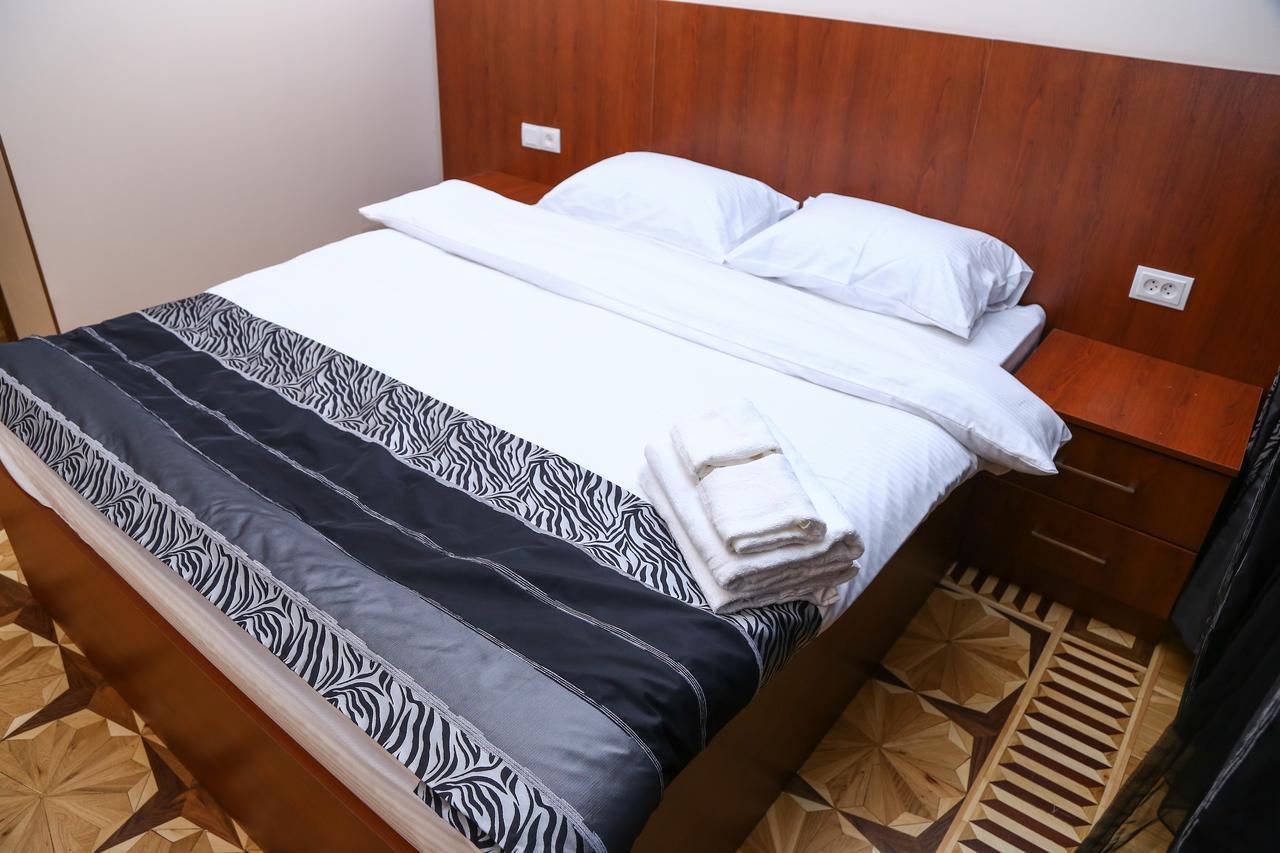 Centrum Hotel&Hostel Баку Екстер'єр фото